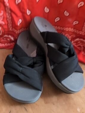 Cloudsteppers by Clarks Black Twist-Strap Slide Sandals